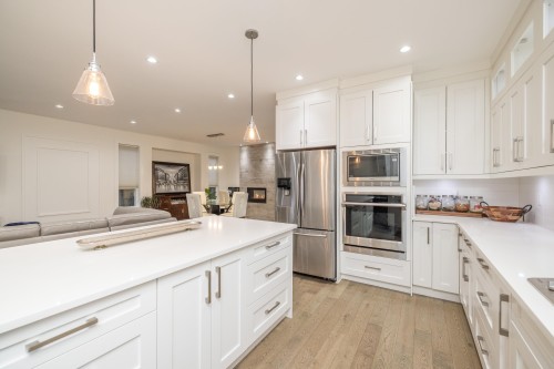 1025 Ranch Park Way, Coquitlam, BC - Indoor Photo Showing Kitchen With Upgraded Kitchen
