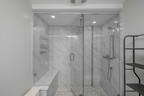 1025 Ranch Park Way, Coquitlam, BC - Indoor Photo Showing Bathroom
