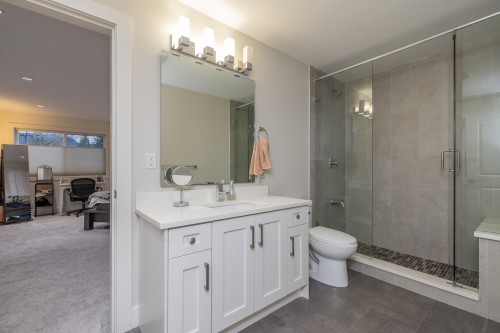 1025 Ranch Park Way, Coquitlam, BC - Indoor Photo Showing Bathroom
