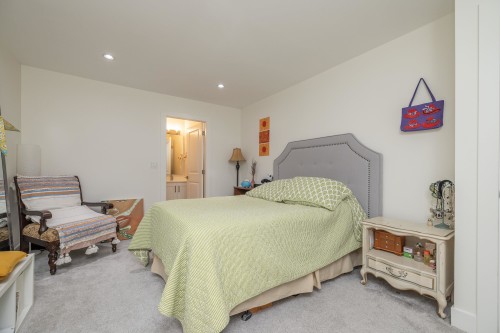 1025 Ranch Park Way, Coquitlam, BC - Indoor Photo Showing Bedroom