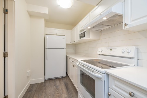 1025 Ranch Park Way, Coquitlam, BC - Indoor Photo Showing Kitchen