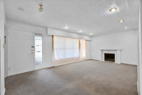 5070 Willow Street, Vancouver, BC - Indoor With Fireplace