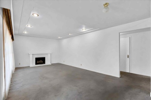 5070 Willow Street, Vancouver, BC - Indoor With Fireplace
