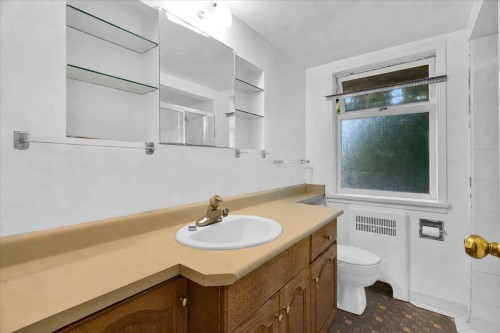 5070 Willow Street, Vancouver, BC - Indoor Photo Showing Bathroom