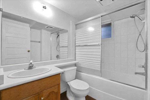 5070 Willow Street, Vancouver, BC - Indoor Photo Showing Bathroom