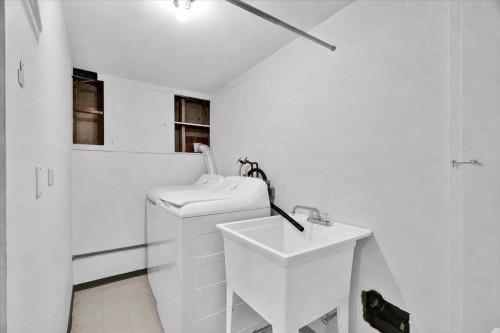5070 Willow Street, Vancouver, BC - Indoor Photo Showing Laundry Room