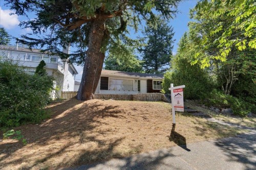 5070 Willow Street, Vancouver, BC - Outdoor