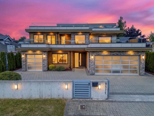 9571 Diamond Road, Richmond, BC - Outdoor With Balcony With Facade