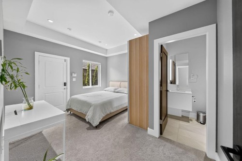 9571 Diamond Road, Richmond, BC - Indoor Photo Showing Bedroom
