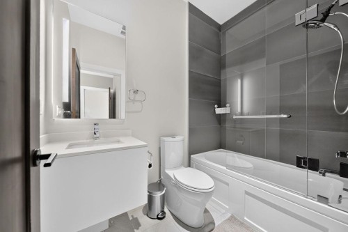 9571 Diamond Road, Richmond, BC - Indoor Photo Showing Bathroom