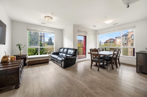 302-3581 Ross Drive, Vancouver, BC - Indoor