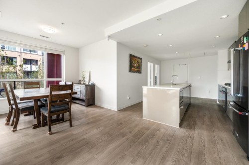 302-3581 Ross Drive, Vancouver, BC - Indoor Photo Showing Other Room