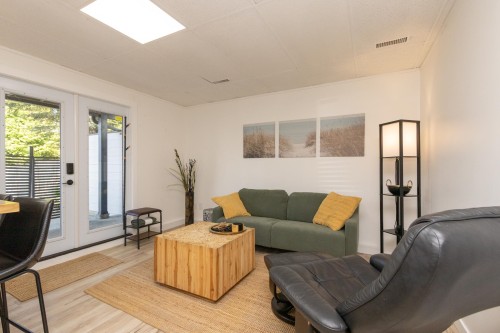 22531 Kendrick Loop, Maple Ridge, BC - Indoor Photo Showing Living Room