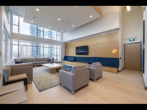 4105-4670 Assembly Way, Burnaby, BC - Indoor Photo Showing Other Room