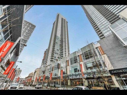 4105-4670 Assembly Way, Burnaby, BC - Outdoor With Facade