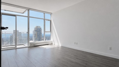 4105-4670 Assembly Way, Burnaby, BC - Indoor Photo Showing Other Room