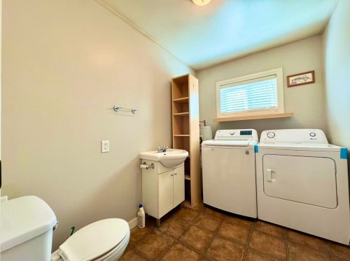 22543 123 Avenue, Maple Ridge, BC - Indoor Photo Showing Laundry Room
