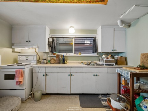 2231 25Th Avenue E, Vancouver, BC - Indoor Photo Showing Kitchen