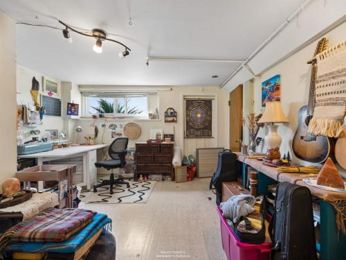 2231 25Th Avenue E, Vancouver, BC - Indoor