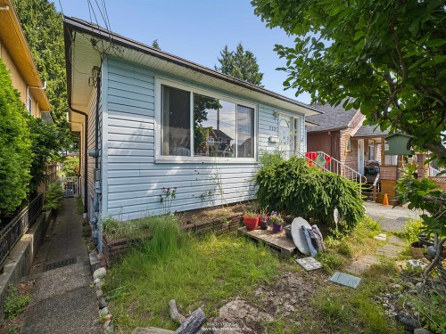 2231 25Th Avenue E, Vancouver, BC - Outdoor