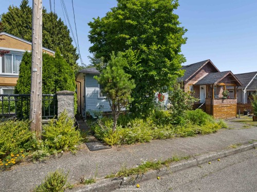 2231 25Th Avenue E, Vancouver, BC - Outdoor