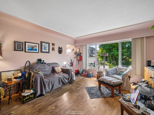 2231 25Th Avenue E, Vancouver, BC - Indoor Photo Showing Living Room