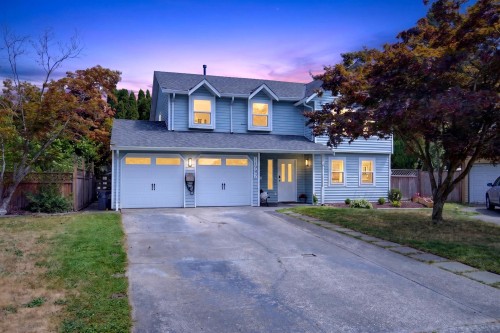 11902 Bruce Place, Maple Ridge, BC - Outdoor With Facade