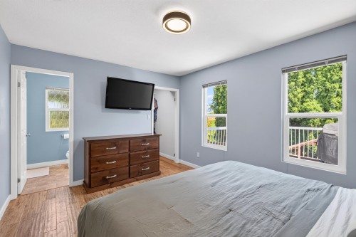 11902 Bruce Place, Maple Ridge, BC - Indoor Photo Showing Bedroom