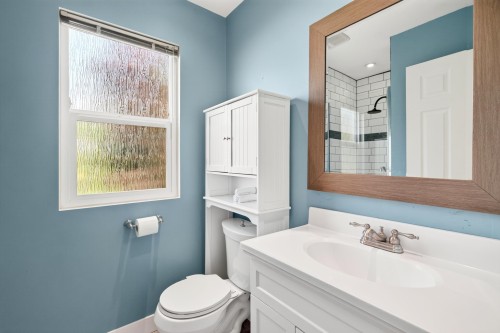 11902 Bruce Place, Maple Ridge, BC - Indoor Photo Showing Bathroom