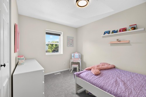 11902 Bruce Place, Maple Ridge, BC - Indoor Photo Showing Bedroom