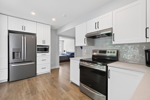 11902 Bruce Place, Maple Ridge, BC - Indoor Photo Showing Kitchen With Upgraded Kitchen