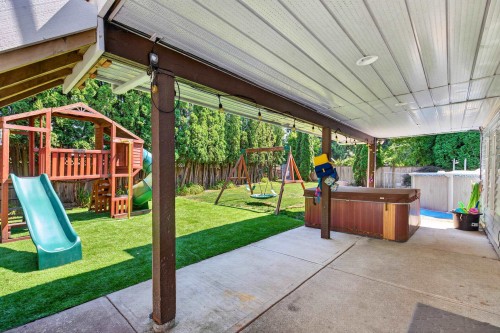 11902 Bruce Place, Maple Ridge, BC - Outdoor With Deck Patio Veranda