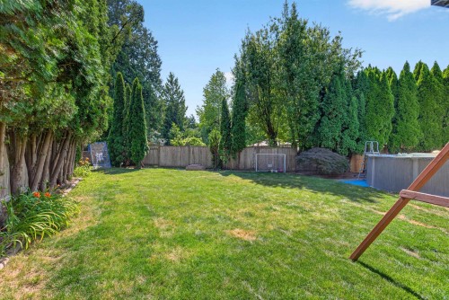 11902 Bruce Place, Maple Ridge, BC - Outdoor With Backyard
