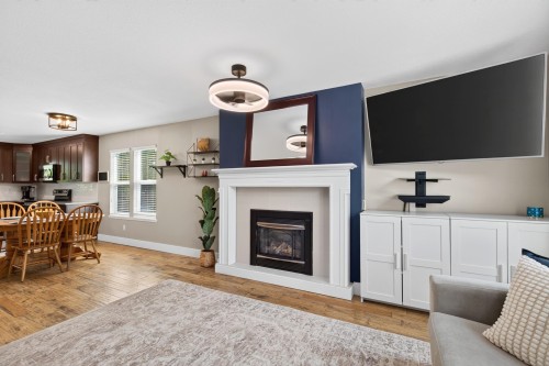11902 Bruce Place, Maple Ridge, BC - Indoor Photo Showing Living Room With Fireplace