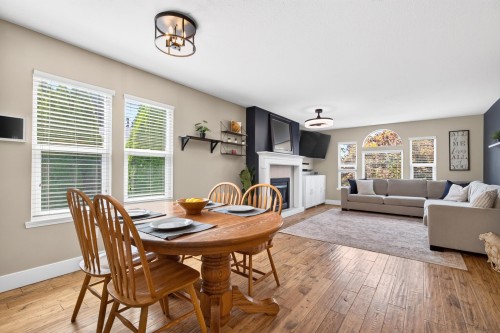 11902 Bruce Place, Maple Ridge, BC - Indoor