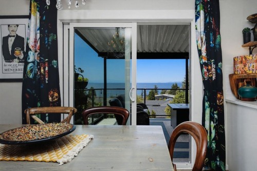 5111 Bay Road, Sechelt, BC - Indoor Photo Showing Dining Room