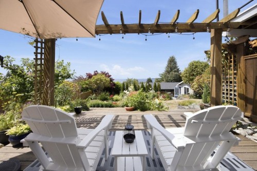5111 Bay Road, Sechelt, BC - Outdoor With Deck Patio Veranda