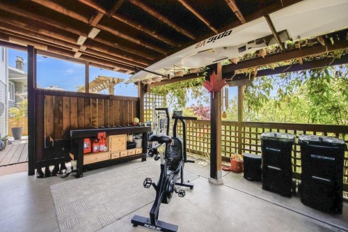 5111 Bay Road, Sechelt, BC - Indoor Photo Showing Basement