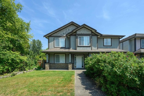 11382 240 Street  Maple Ridge, BC V2W 0B4