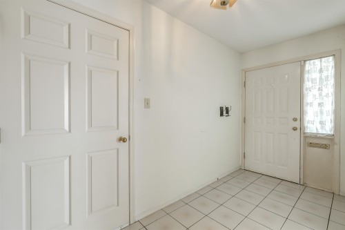 5367 Hazel Court, Delta, BC - Indoor Photo Showing Other Room