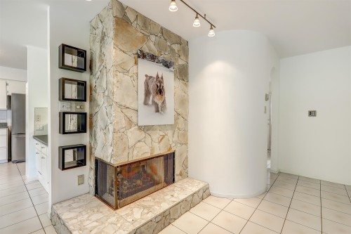 5367 Hazel Court, Delta, BC - Indoor With Fireplace