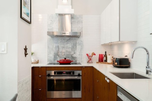155 2Nd Avenue W, Vancouver, BC - Indoor Photo Showing Kitchen With Upgraded Kitchen