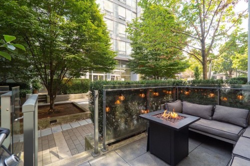 155 2Nd Avenue W, Vancouver, BC - Outdoor With Deck Patio Veranda