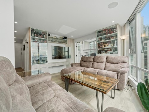 3106-1495 Richards Street, Vancouver, BC - Indoor Photo Showing Living Room