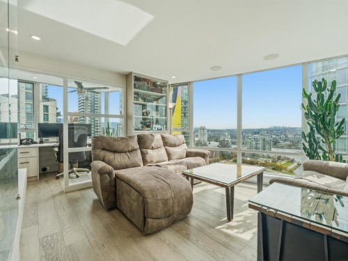 3106-1495 Richards Street, Vancouver, BC - Indoor Photo Showing Living Room