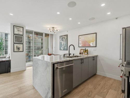 3106-1495 Richards Street, Vancouver, BC - Indoor Photo Showing Kitchen With Double Sink