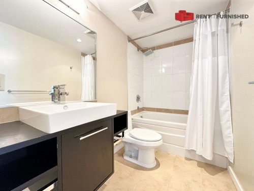 188 Keefer Place, Vancouver, BC - Indoor Photo Showing Bathroom