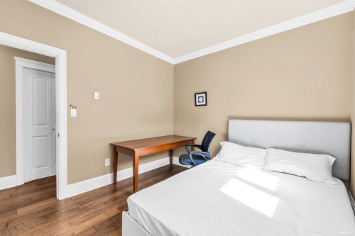 8480 Francis Road, Richmond, BC - Indoor Photo Showing Bedroom