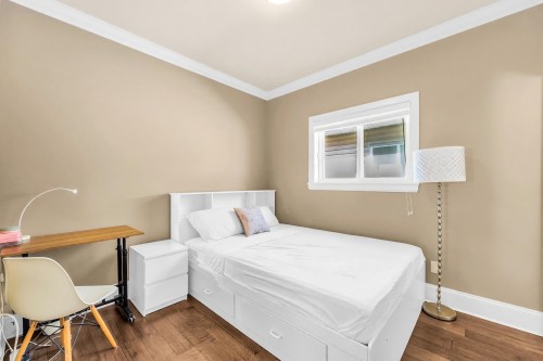8480 Francis Road, Richmond, BC - Indoor Photo Showing Bedroom