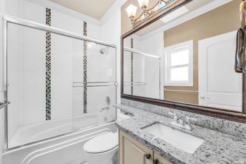 8480 Francis Road, Richmond, BC - Indoor Photo Showing Bathroom
